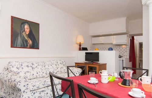 Casamicciola Terme Villa | Lovely apartment in villa for 12 people with WIFI, TV, patio and parking