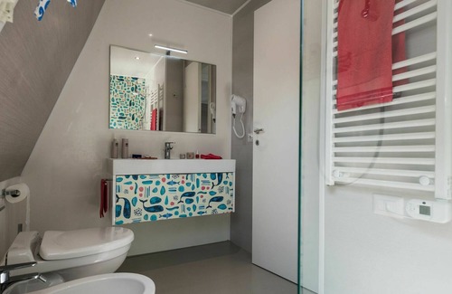 Lignano Sabbiadoro House | Lovely apartment in villa for 6 people with A/C, WIFI, pool, TV, terrace, pets allowed and parking