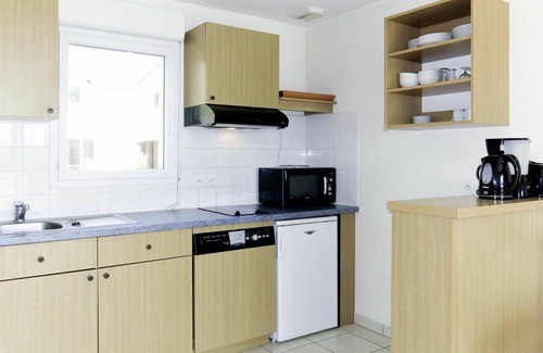 Azay-le-Rideau House | Lovely apartment in villa for 4 people with pool, WIFI, TV, terrace and pets allowed