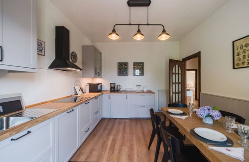 Casarza Ligure Apartment | Lovely apartment for 6 people with A/C, private pool, WIFI, TV and terrace