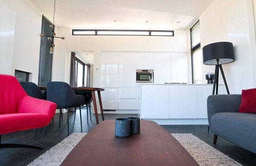 Nieuwvliet House | Lovely apartment in villa for 4 guests with WIFI, TV and terrace