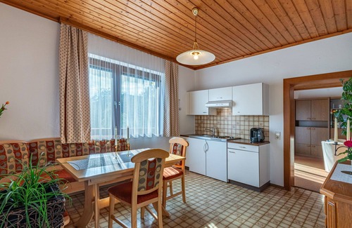 Agsdorf Apartment | Lovely apartment for 4 people with WIFI, TV, patio and pets allowed
