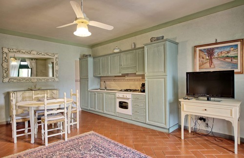 Montespertoli Apartment | Lovely apartment for 4 people with WIFI, pool and TV