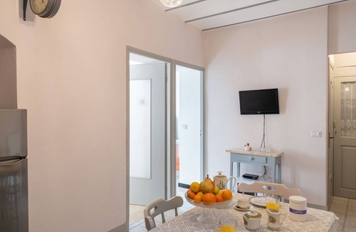 Pietrabruna Apartment | Lovely apartment for 4 guests with TV and terrace