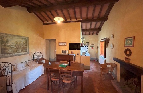 Monteleone d'Orvieto Apartment | Lovely apartment for 4 people with pool, WIFI and TV