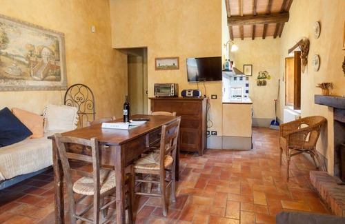 Monteleone d'Orvieto Apartment | Lovely apartment for 4 people with pool, WIFI and TV