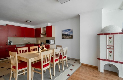 Schladming Apartment | Lovely apartment for 6 guests with WIFI, TV, pets allowed and parking
