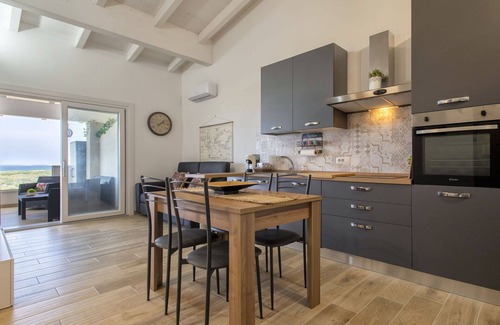 La Muddizza Apartment | Lovely apartment for 5 guests with WIFI, A/C, TV and patio