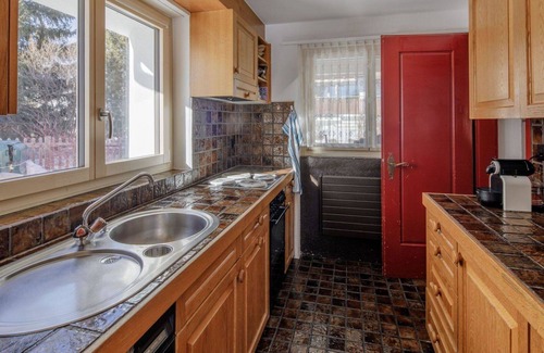 Grisons Apartment | Lovely apartment for 10 people with TV and balcony