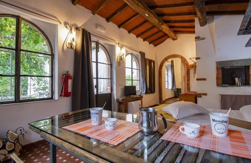Barga Apartment | Lovely apartment for 2 people with private pool, TV, patio and pets allowed
