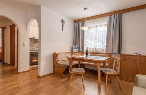 Kappl Apartment | Lovely apartment for 20 people with WIFI, TV, balcony and parking