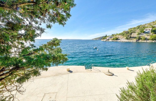 Tribanj Apartment | Lovely apartment for 3 guests with WIFI, A/C, TV and terrace