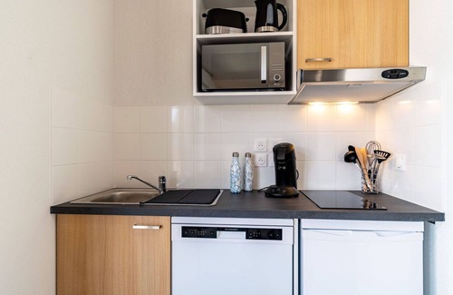 Mimizan Apartment | Lovely apartment for 4 people with WIFI, A/C, pool, TV, terrace and pets allowed