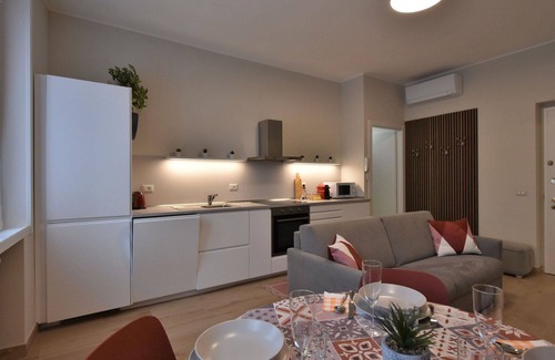 Centro Direzionale Apartment | Lovely apartment for 4 guests with A/C, WIFI and TV