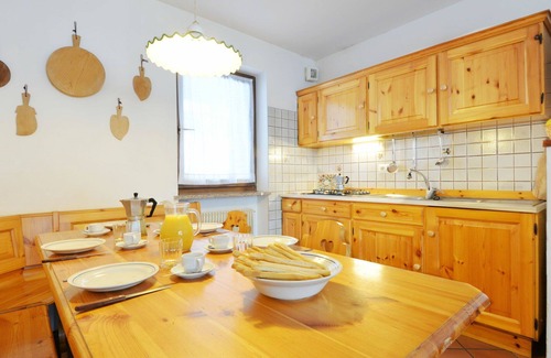 Penia Apartment | Lovely apartment for 4 people with TV and balcony