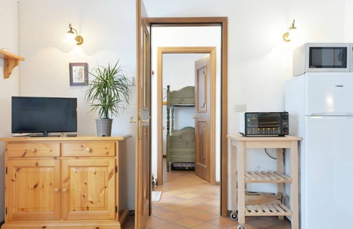 Penia Apartment | Lovely apartment for 4 people with TV and balcony
