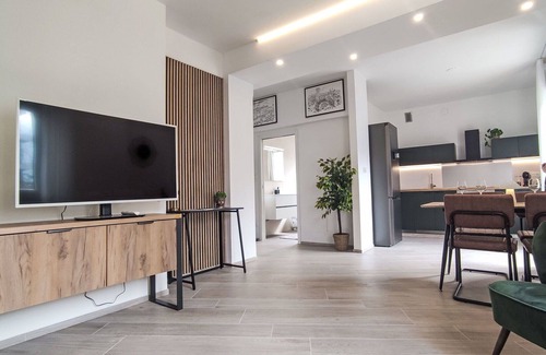 Ravina Apartment | Lovely apartment for 4 people with WIFI, TV, patio and pets allowed