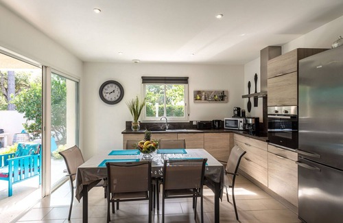 Prunete Apartment | Lovely apartment for 6 guests with pool, A/C, WIFI, TV and patio