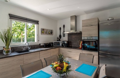 Prunete Apartment | Lovely apartment for 6 guests with pool, A/C, WIFI, TV and patio