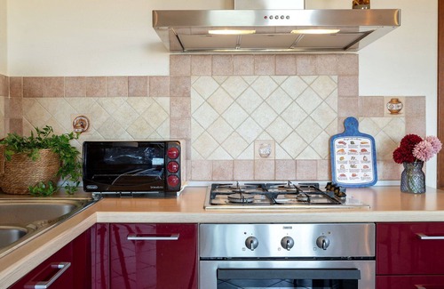 Schifoni Apartment | Lovely apartment for 6 guests with A/C, WIFI, TV, patio and pets allowed