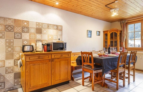 Champery Apartment | Lovely apartment for 7 people with WIFI, TV, patio and panoramic view