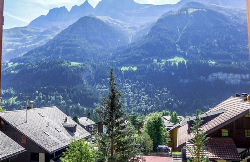 Champery Apartment | Lovely apartment for 7 people with WIFI, TV, patio and panoramic view