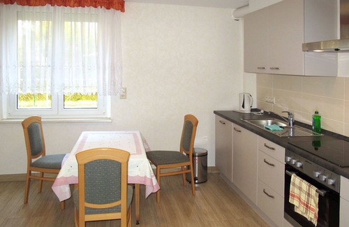 Eilenburg Apartment | Lovely apartment for 3 guests with WIFI, TV, patio, pets allowed and parking