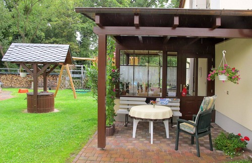 Eilenburg Apartment | Lovely apartment for 3 guests with WIFI, TV, patio, pets allowed and parking