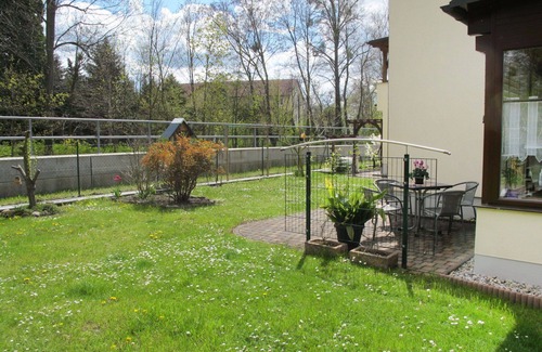Eilenburg Apartment | Lovely apartment for 3 guests with WIFI, TV, patio, pets allowed and parking