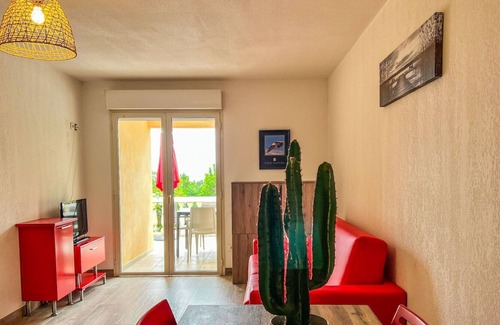 Sainte-Lucie-de-Porto-Vecchio Apartment | Lovely apartment for 4 guests with WIFI, pool, A/C, TV, terrace and parking