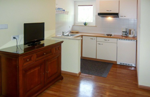 Merano Apartment | Lovely apartment for 3 guests with WIFI, pool, A/C, hot tub, TV, balcony and pets allowed