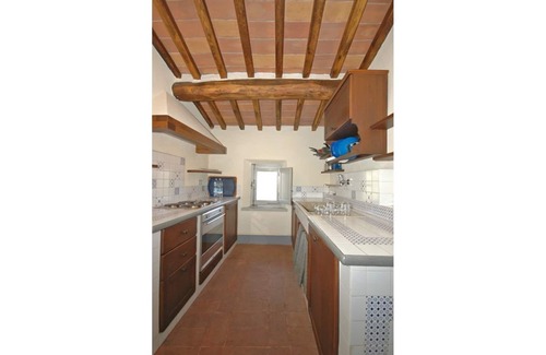 Montalcino Apartment | Lovely apartment for 7 guests with pool, A/C, TV, pets allowed and panoramic view
