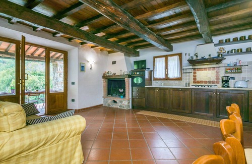 Montieri Apartment | Lovely apartment for 5 guests with WIFI, TV, terrace and pets allowed