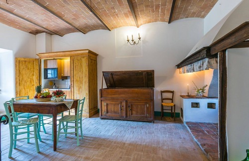 Stigliano Apartment | Lovely apartment for 3 people with WIFI, TV, patio, pets allowed and panoramic view