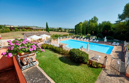 San Brizio Apartment | Lovely apartment for 4 guests with WIFI, pool, TV, balcony and pets allowed, close to Spoleto