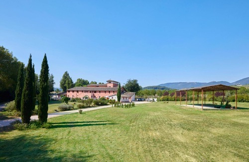 San Brizio Apartment | Lovely apartment for 4 guests with WIFI, pool, TV, balcony and pets allowed, close to Spoleto