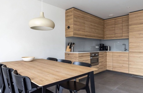 Uitgeest Apartment | Lovely apartment for 6 guests with WIFI, TV, terrace, pets allowed and parking