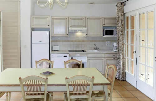 Fayence House | Lovely apartment in villa for 4 guests with WIFI, pool, A/C, TV, patio and pets allowed