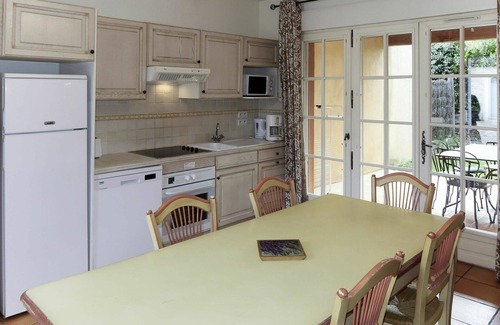 Tourrettes House | Lovely apartment in villa for 6 guests with pool, WIFI, A/C, TV, patio and pets allowed