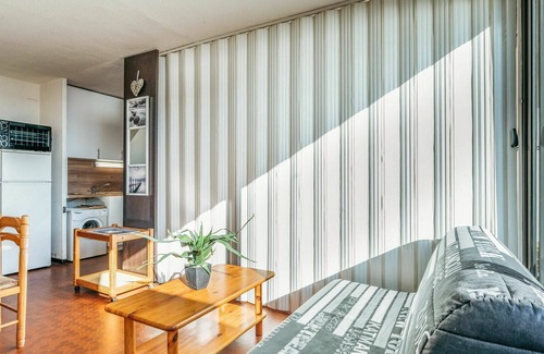 Saint-Hippolyte Apartment | Lovely apartment for 4 guests with pool, WIFI, TV and terrace