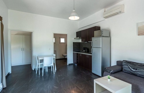 Favone Apartment | Lovely apartment for 4 people with A/C, WIFI, pool, TV, terrace, pets allowed and parking