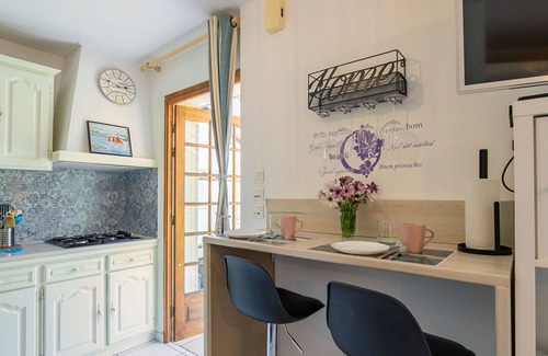 Kerlouan Apartment | Lovely apartment for 2 people with WIFI, TV, patio and pets allowed