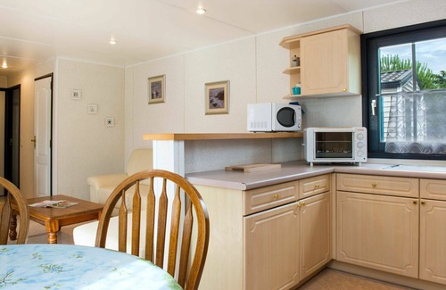 Les Cabanes de Fleury House | Lovely apartment in villa with WIFI, pool, A/C, TV, terrace, pets allowed and parking