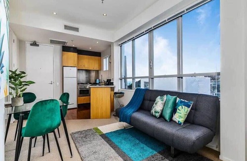 Parnell Apartment | Lovely Apartment - Gym & Parking by Zodiak Stays