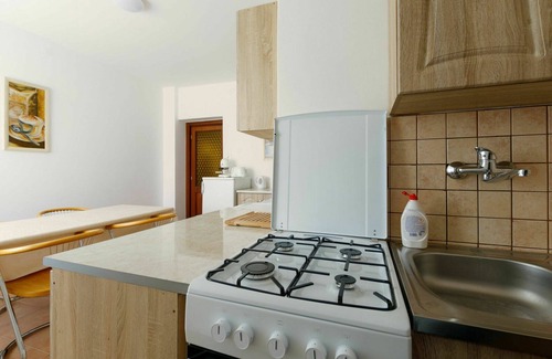Balatonszemes Apartment | Lovely apartment for 15 people with WIFI, A/C, TV, patio, pets allowed and parking