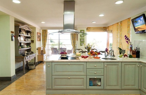 Sonnenland House | Lovely apartment in villa for 12 people with private pool, WIFI, TV and patio