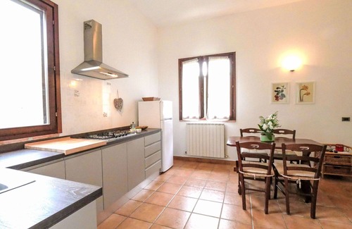 Montorsaio House | Lovely apartment in villa with pool, WIFI, TV, patio, pets allowed and panoramic view