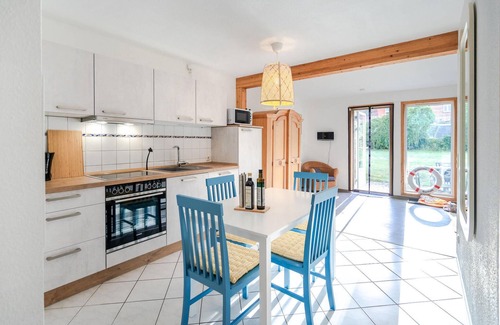 Barhoft Apartment | Lovely apartment in Klausdorf with WiFi