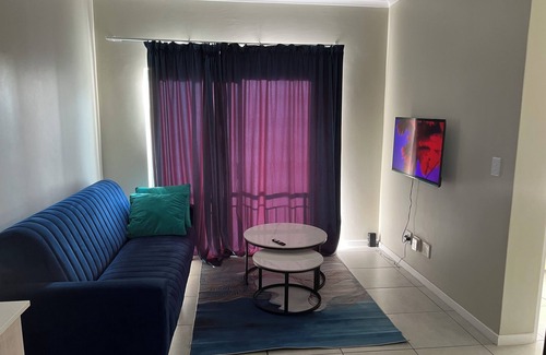 Greater Johannesburg Metropolitan Area Apartment | Lovely apartment in Midrand next to gautrain station and shopping centr.