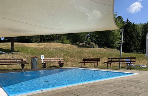Bad Emstal House | Lovely apartment in villa for 3 guests with WIFI, pool, TV, terrace and pets allowed